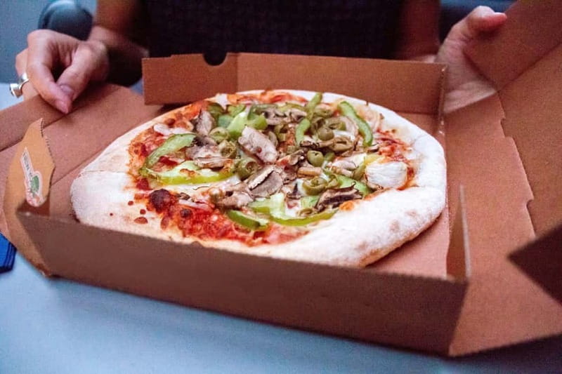 Amsterdam: Original Pizza Dinner Cruise + Unlimited Drinks - Brouwersgracht and Prinsengracht