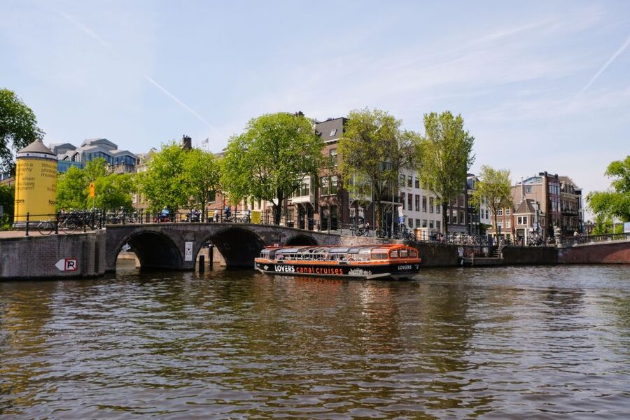 Amsterdam: Semi-Open Canal Boat Cruise - What the one-hour cruise actually gives you