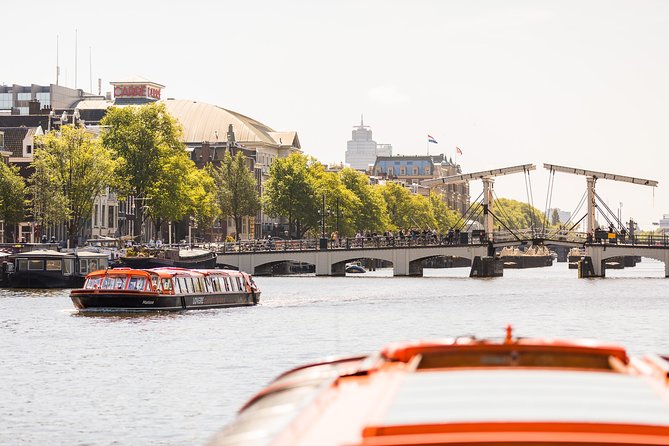 Amsterdam Sightseeing Canal Cruise with Audio Guide - De 9 Straatjes and the charm of canal-side streets