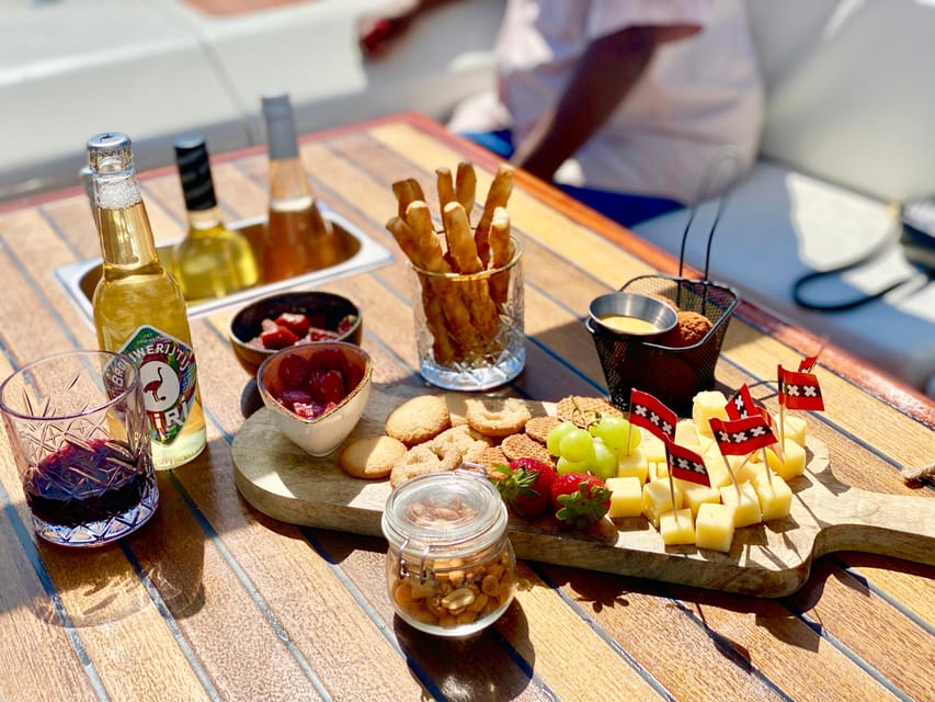 Amsterdam Small Group Canal Cruise inc Snacks/Drinks Winter - Starting at Keizersgracht 401