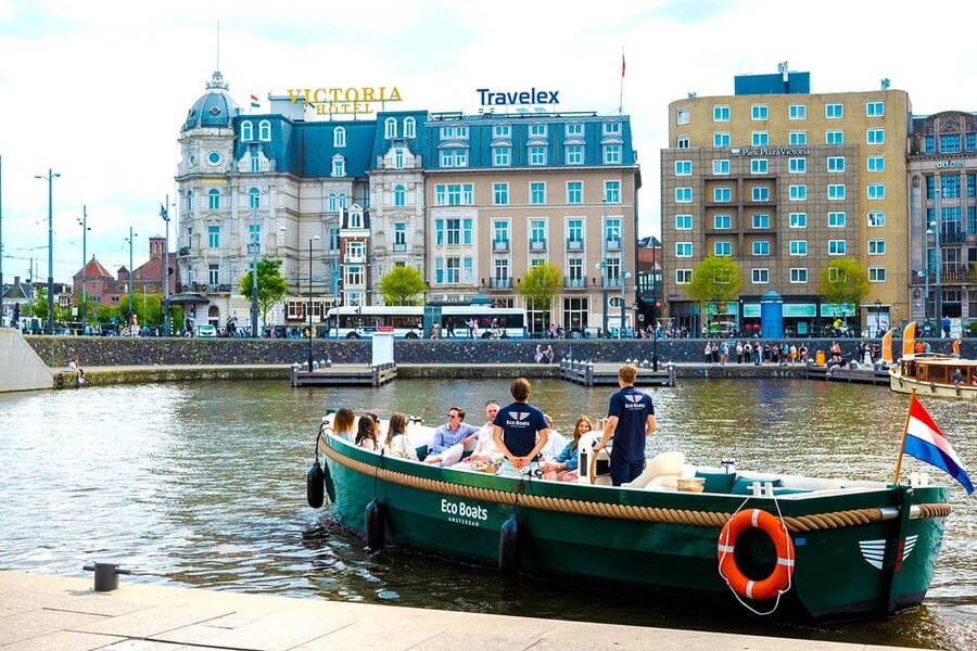 Amsterdam: The Newest Canal Cruise with Drink Option - The route from Central Station to the old canals