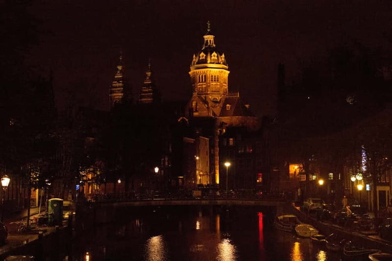 Amsterdam: Unlimited Cocktails Cruise on the Canals - Who should book it