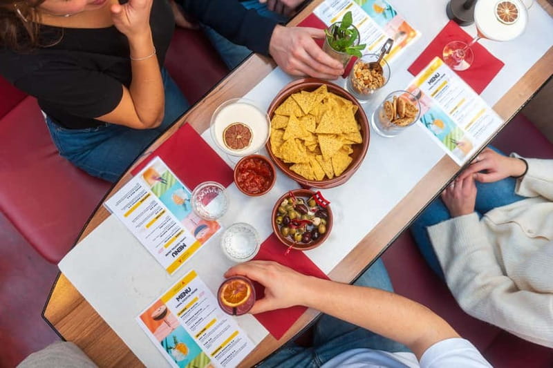 Amsterdam: Unlimited Cocktails Cruise on the Canals - What you get for $38