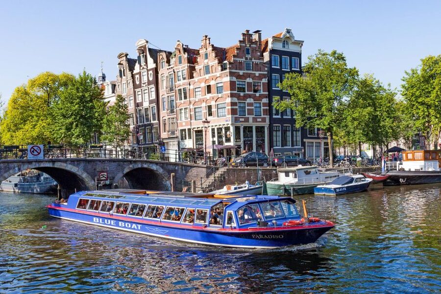 Amsterdam: Van Gogh Museum Ticket and City Canal Cruise - Seeing Van Gogh without the extra audio guide
