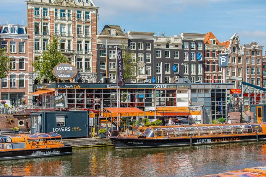 Amsterdam: Van Gogh Museum Ticket & Canal Cruise - Entering the Van Gogh Museum at a fixed time