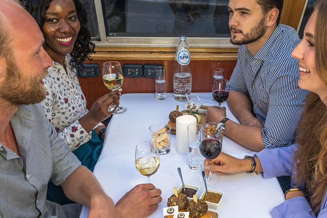 Amsterdam: Wine and Cheese Evening Cruise - Dutch cheese, bread, and a choice of wine