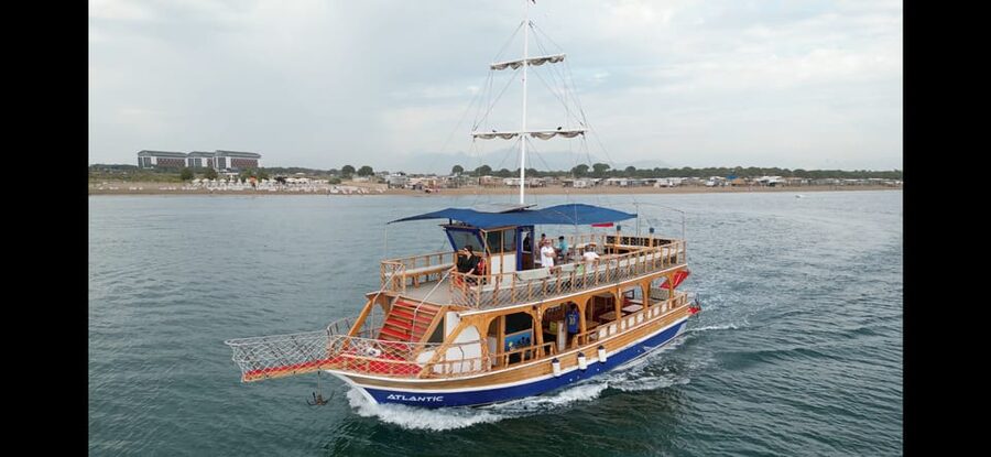 Antalya: Beach & Waterfalls Boat Trip w/ Lunch & Soft Drinks - Sailing aboard Freedom Deluxe