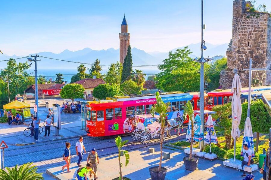 Antalya: Guided Old Town Tour with Boat Trip and Lunch - The 30-minute boat trip from Antalya harbor