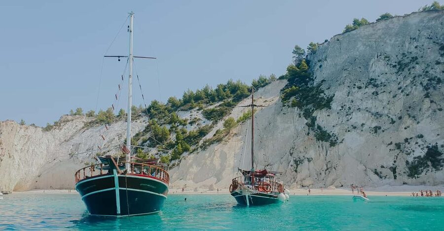 Argostoli: Full-Day Boat Trip with Lunch & Wine - White Rocks Beach: the first proper swim