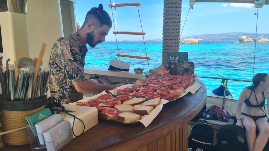 Argostoli: Full-Day Traditional Boat Cruise with Lunch - The best parts of the cruise at a glance