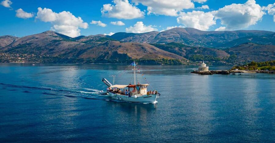 Argostoli: Full-Day Traditional Boat Cruise with Lunch - Drinks, paddle boards, and the boat itself