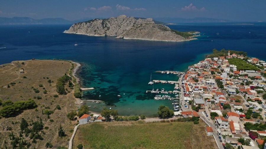 Athens: Aegina, Agistri & Metopi Swimming Cruise with lunch - The long crossing from Athens into the Saronic Gulf
