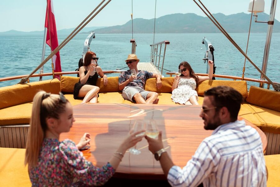 Athens: Agistri, Metopi & Aegina Cruise with Meals & Drinks - A Greek buffet that earns its place
