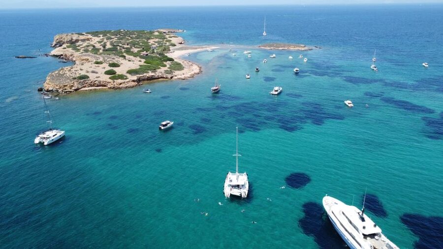 Athens: Catamaran Cruise with Fresh Lunch and Wine - Vouliagmeni Bay and the Athenian Riviera