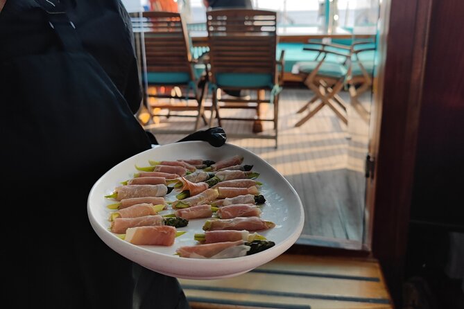Athens cruise: Agistri, Moni/Metopi, Aegina with lunch & drinks - Starting at Zea Marina with coffee and pastries