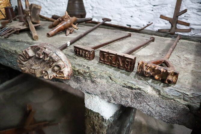 Authentic Small Group Douro Wine Tour with Lunch & River Cruise - Lunch in Pinhão