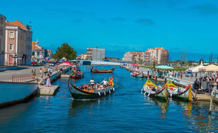 Aveiro: Half-Day Tour from Porto with Optional Cruise - The guides make a real difference