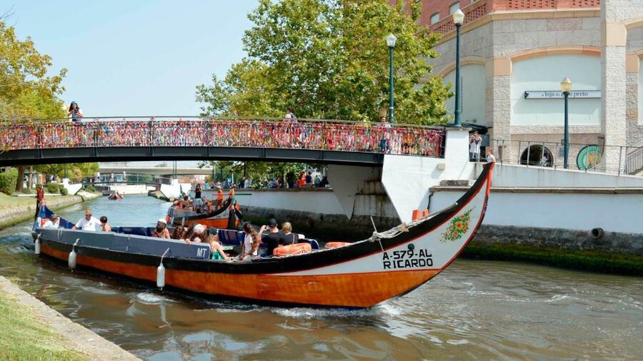 Aveiro: Traditional Moliceiro Boat Cruise - Why a Moliceiro Belongs in an Aveiro Visit