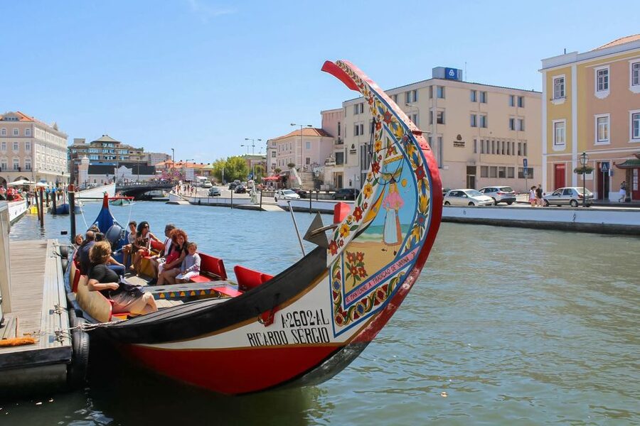 Aveiro: Traditional Moliceiro Boat Tour - Why a Moliceiro is the right way to see Aveiro