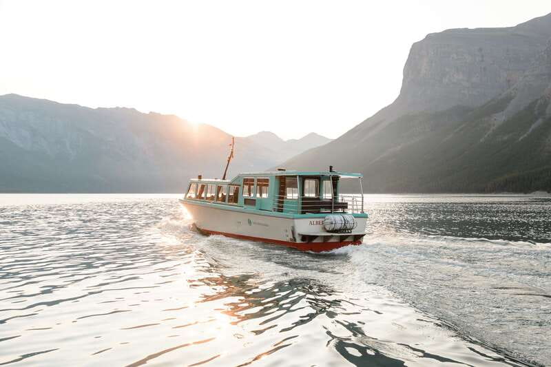 Banff: Lake Minnewanka Cruise - Five things to know before you go