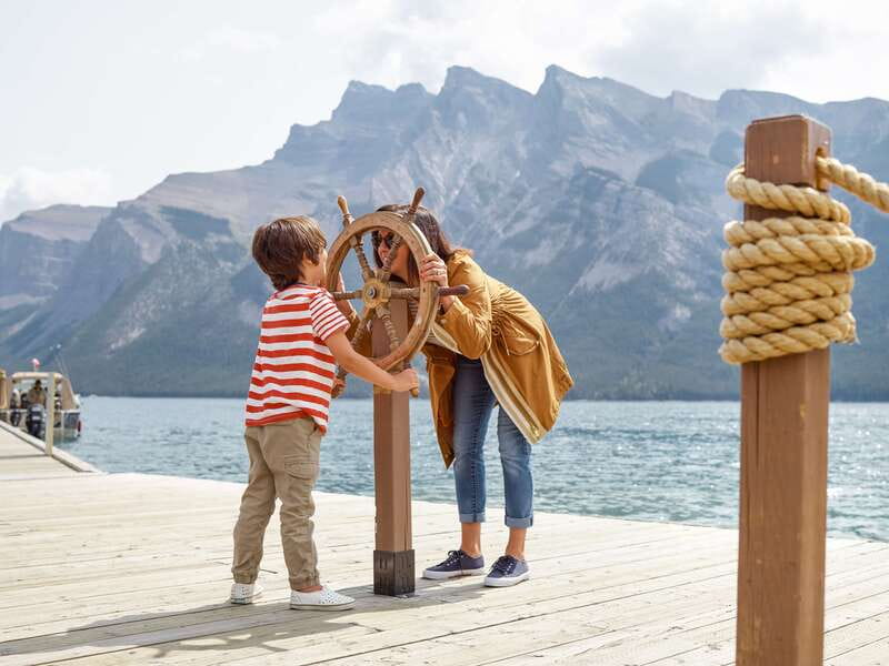 Banff: Lake Minnewanka Cruise - Weather, wildlife, and what to bring
