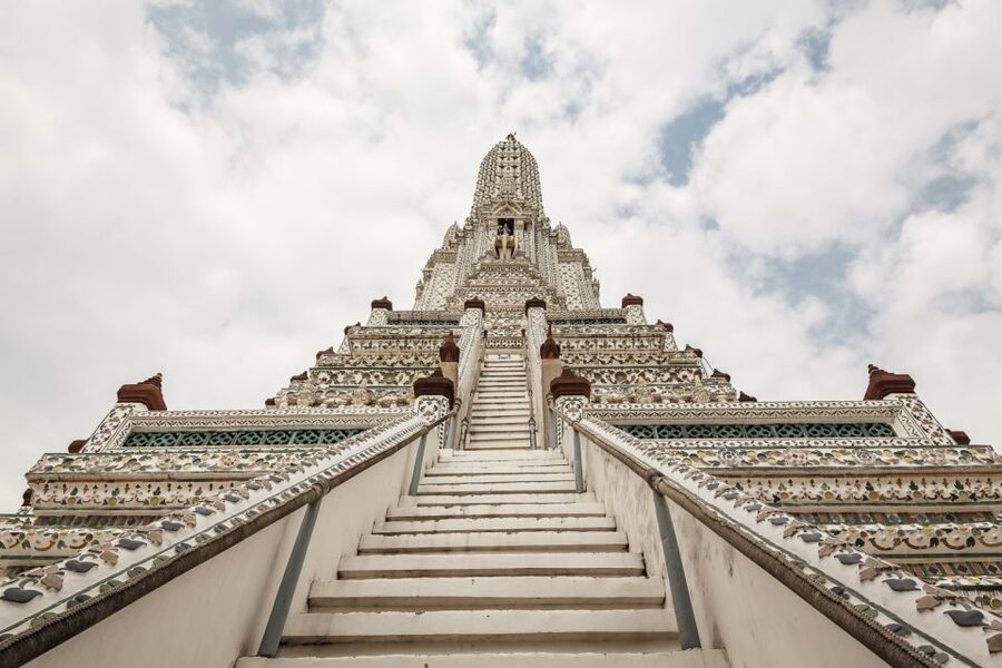 Bangkok: 2-Hour Canal Tour by Teak Boat - Temples, catfish, and monitor lizards