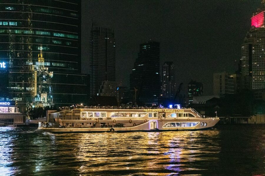 Bangkok: Alangka Luxury Buffet Dinner Cruise With Live Music - The Bangkok skyline from the Chao Phraya River