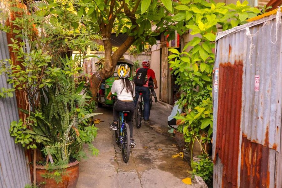 Bangkok: Bike and Canal Boat Tour with Lunch - ตลาดวัดกลาง and the pleasures of a local market