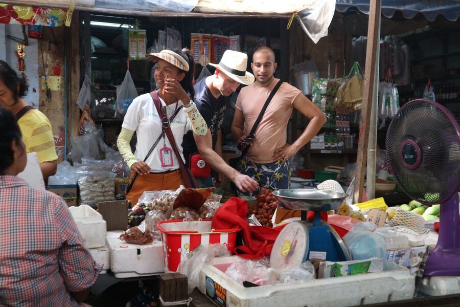Bangkok: Bike and Canal Boat Tour with Lunch - Thonburi alleys reveal everyday Bangkok
