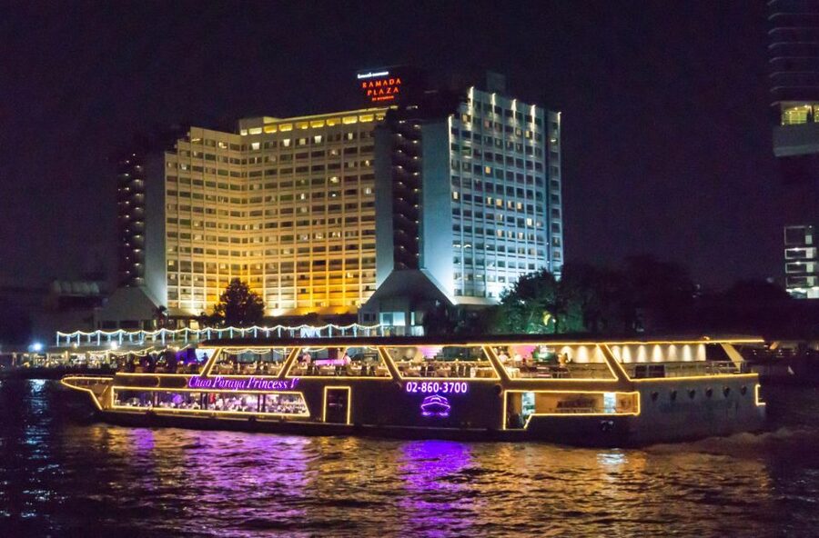 Bangkok: Chao Phraya Princess Dinner Cruise Ticket - Why a Bangkok river cruise works so well