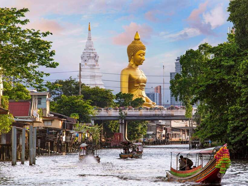 Bangkok: Longtail Boat Canal Tour to Wat Arun - What the guides add