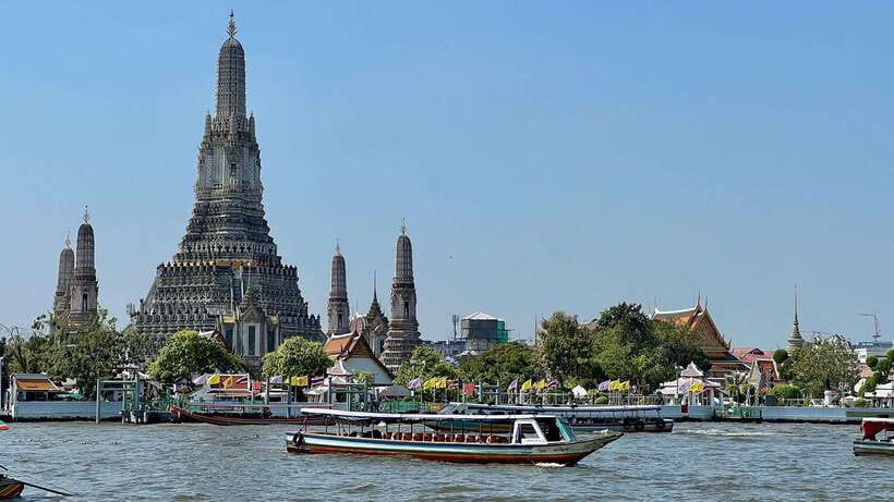 Bangkok: Longtail Boat Canal Tour to Wat Arun - Through Bangkok’s klongs and the Artist House area
