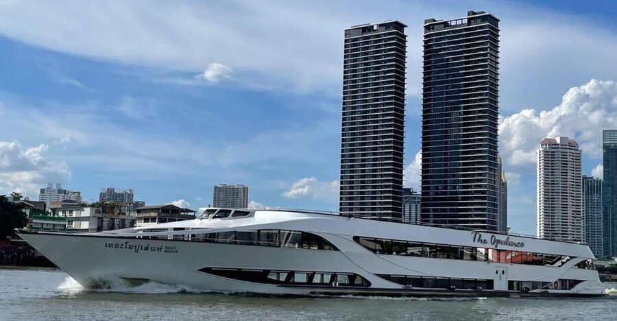 Bangkok: Opulence Luxury Chao Phraya Dinner Cruise - A grand night on the Chao Phraya