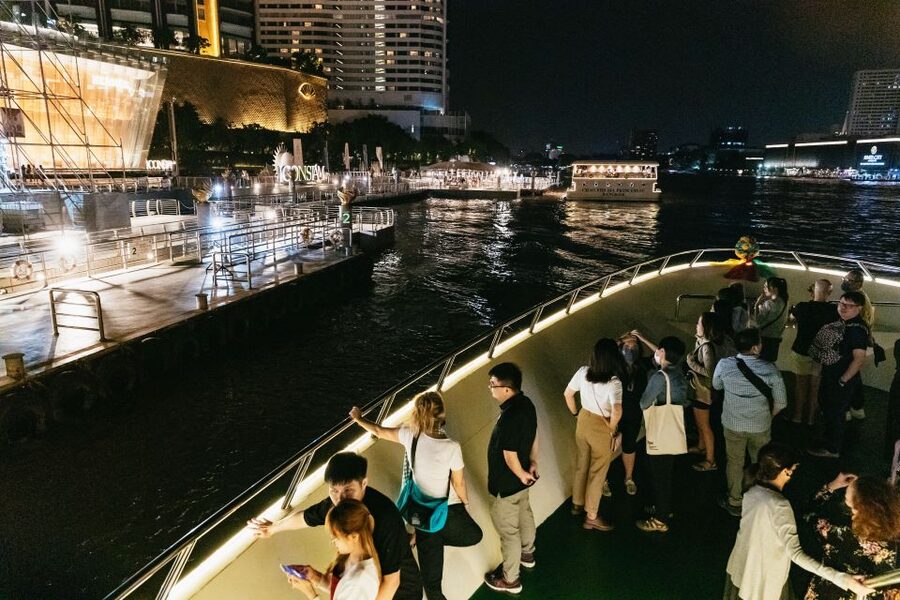 Bangkok: River Dinner Cruise on the Chao Phraya Princess - Starting at Iconsiam, allow time to get organized