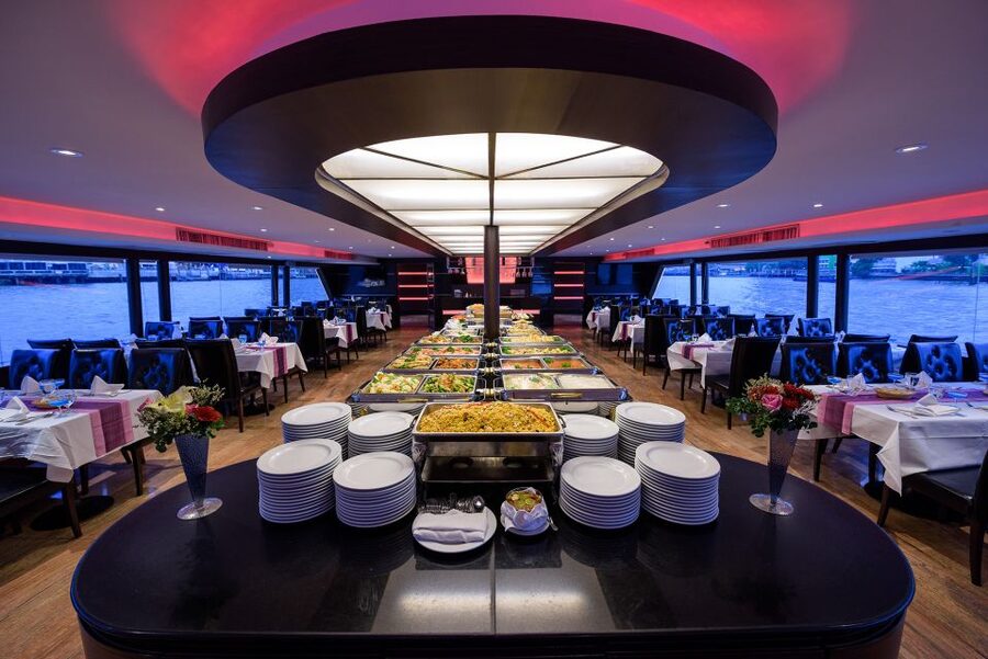 Bangkok: River Dinner Cruise on the Chao Phraya Princess - The night views are the real reason to go