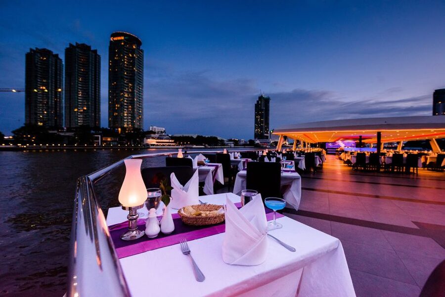 Bangkok: River Dinner Cruise on the Chao Phraya Princess - How the timing affects your evening