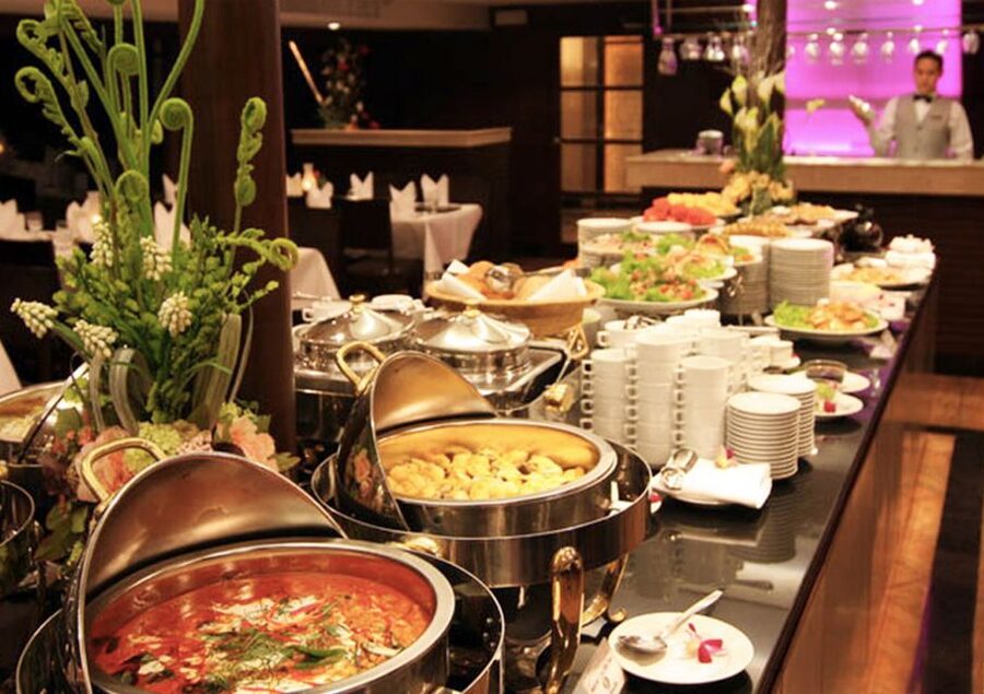 Bangkok: River Dinner Cruise on the Chao Phraya Princess - Who will enjoy this cruise most
