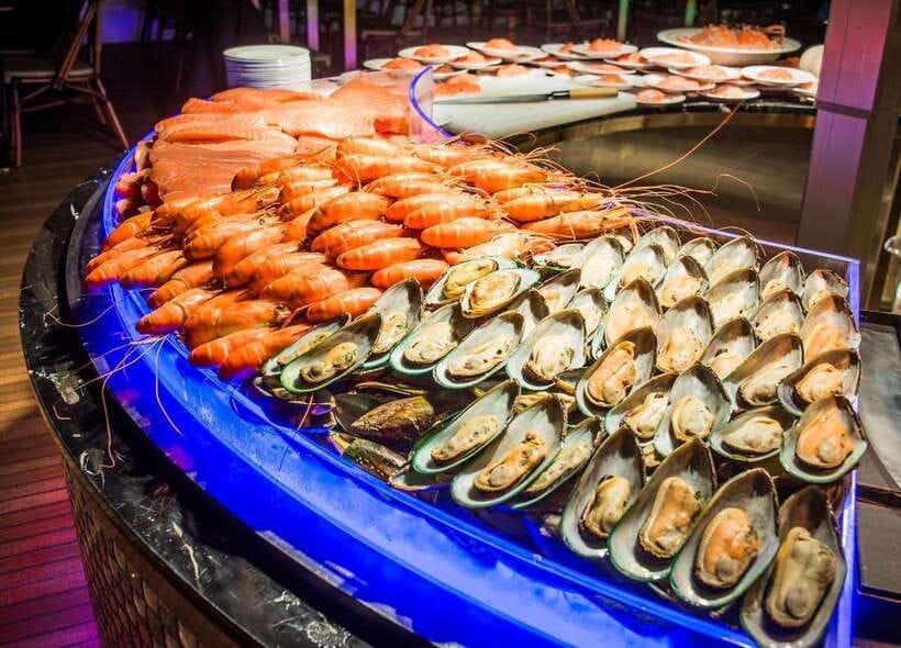 Bangkok: Royal Princess River Dinner Cruise with Live Music - Sunset or dinner: choose the right sailing