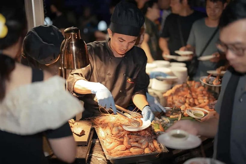 Bangkok:The Planet Sunset&Dinner Cruise on Chao Phraya River - Who Will Enjoy The Planet Most?