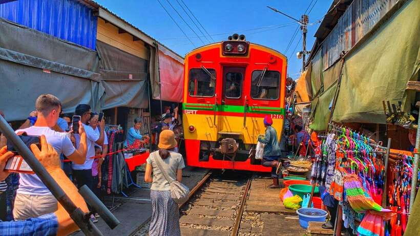 Bangkok: Train Market & Floating Market with Boat Ride - Damnoen Saduak Floating Market by traditional boat