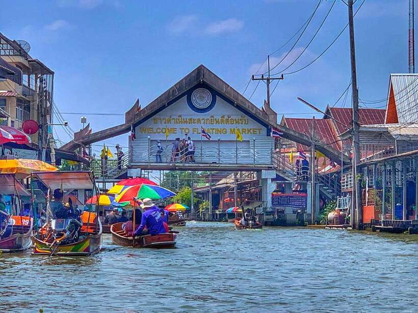Bangkok: Train Market & Floating Market with Boat Ride - Guides, organization, and the group experience