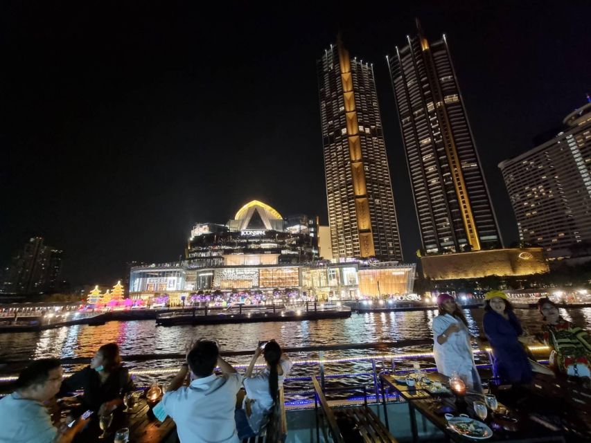 Bangkok: White Orchid Chao Phraya Dinner Cruise - Buffet dinner: plenty of choice, mixed expectations