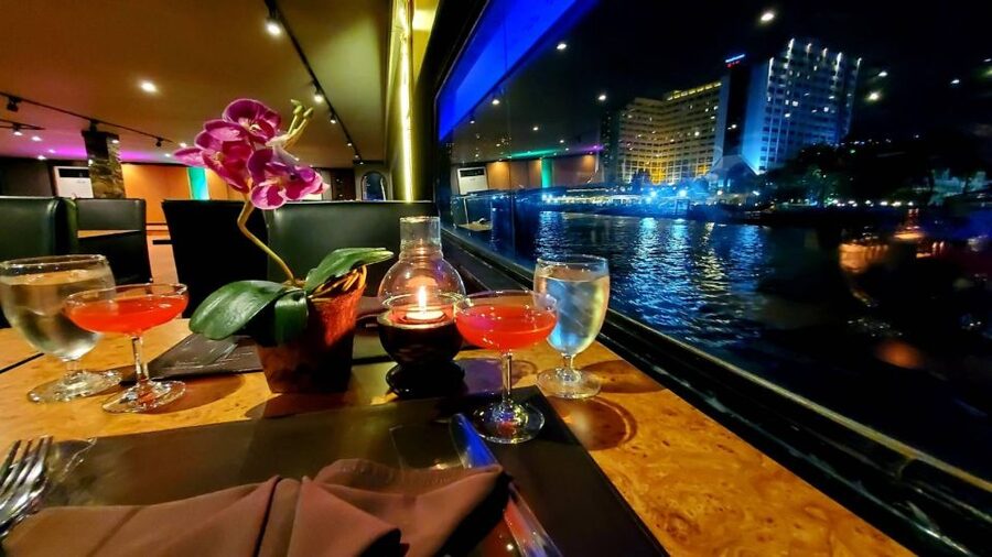 Bangkok: White Orchid Chao Phraya Dinner Cruise - How much value do you get for $22?
