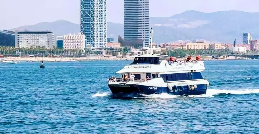 Barcelona: Boat Tour in Las Golondrinas - Key points to know before you board
