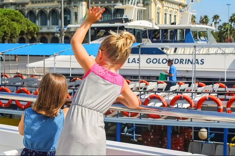 Barcelona: Boat Tour in Las Golondrinas - What you see in the first 40 minutes
