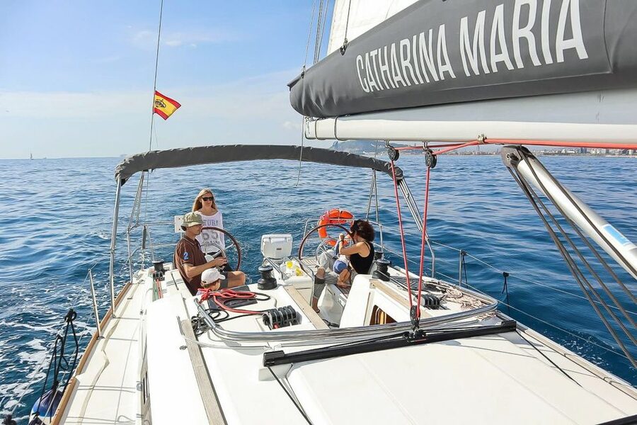 Barcelona: Coastline Boat Trip with Snacks and Cava - Setting sail from Barcelona’s coast
