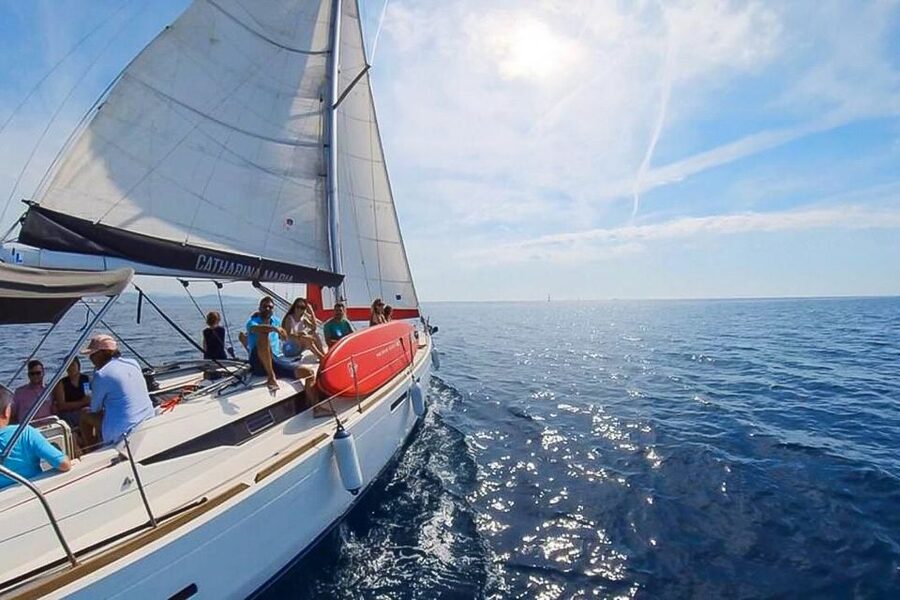 Barcelona: Coastline Boat Trip with Snacks and Cava - The swim stop and changing sea conditions