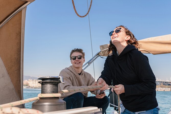 Barcelona Sailing: Light Snacks & Open Bar with Private Option - How the group size changes the experience