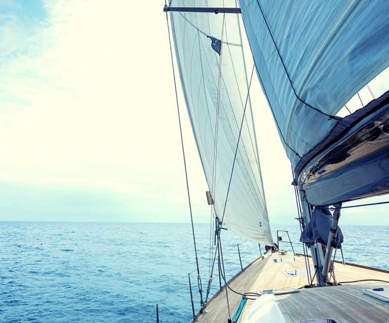 Barcelona: Sunset or Afternoon Yacht Cruise with Drinks - Should you book it?
