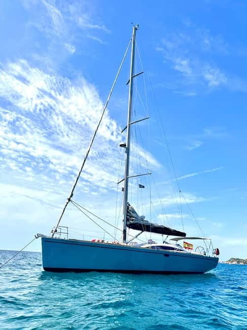 Barcelona: Sunset or Afternoon Yacht Cruise with Drinks - Wind, waves, and the practical side of comfort